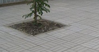 Качественная тротуарная плитка серого цвета в Новосибирске в октябре