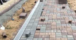 Профессиональная укладка плитки на улице в Новосибирске в октябре