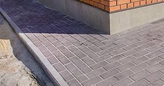 Укладка плитки на отмостку: Цена от 813 руб. в Новосибирске от ТротуарнаяПлитка