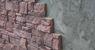 Качественная отделка цоколя фундамента снаружи в Новосибирске в октябре
