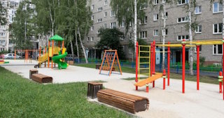 Благоустройство детской площадки во дворе от 1932 руб. в Новосибирске